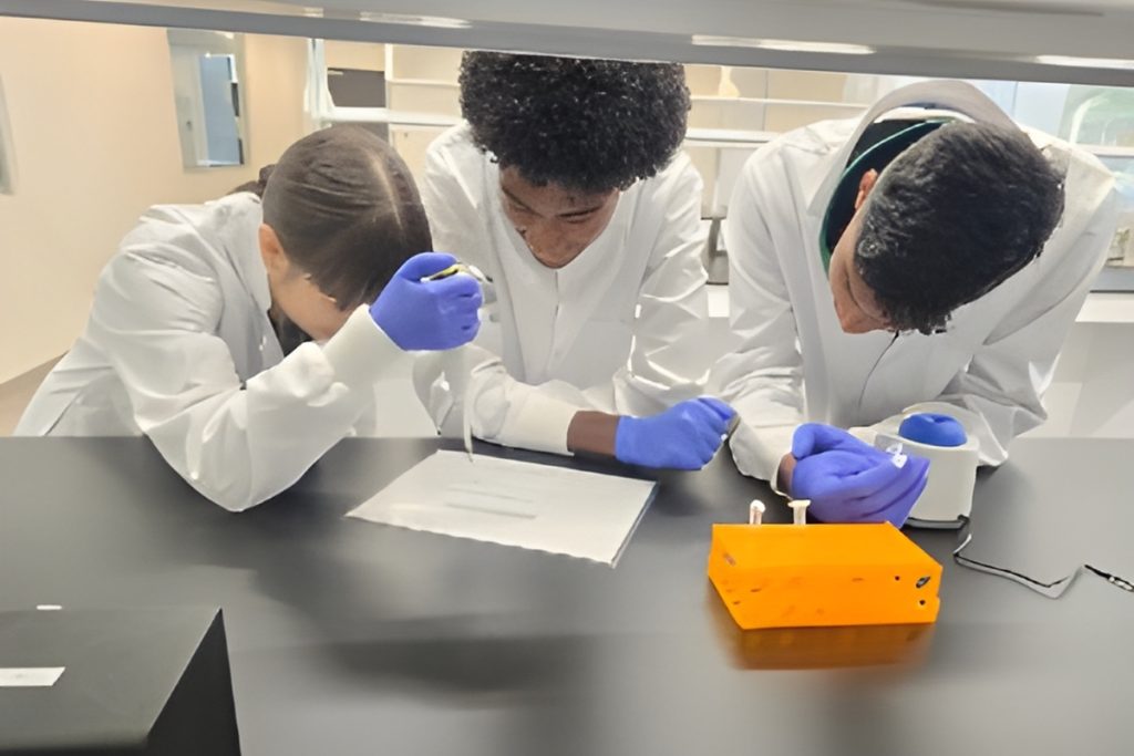 Metro Prep’s GENIUS Students Get Hands-On in the Lab